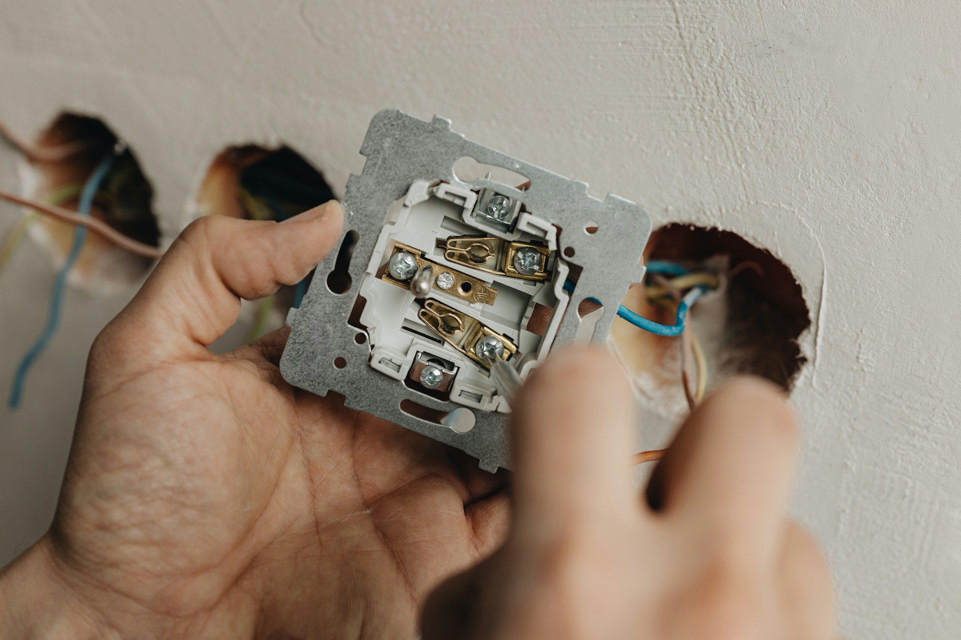 Curated visual reference: Fresh Look at Common Electrical Issues To Watch For During Renovations